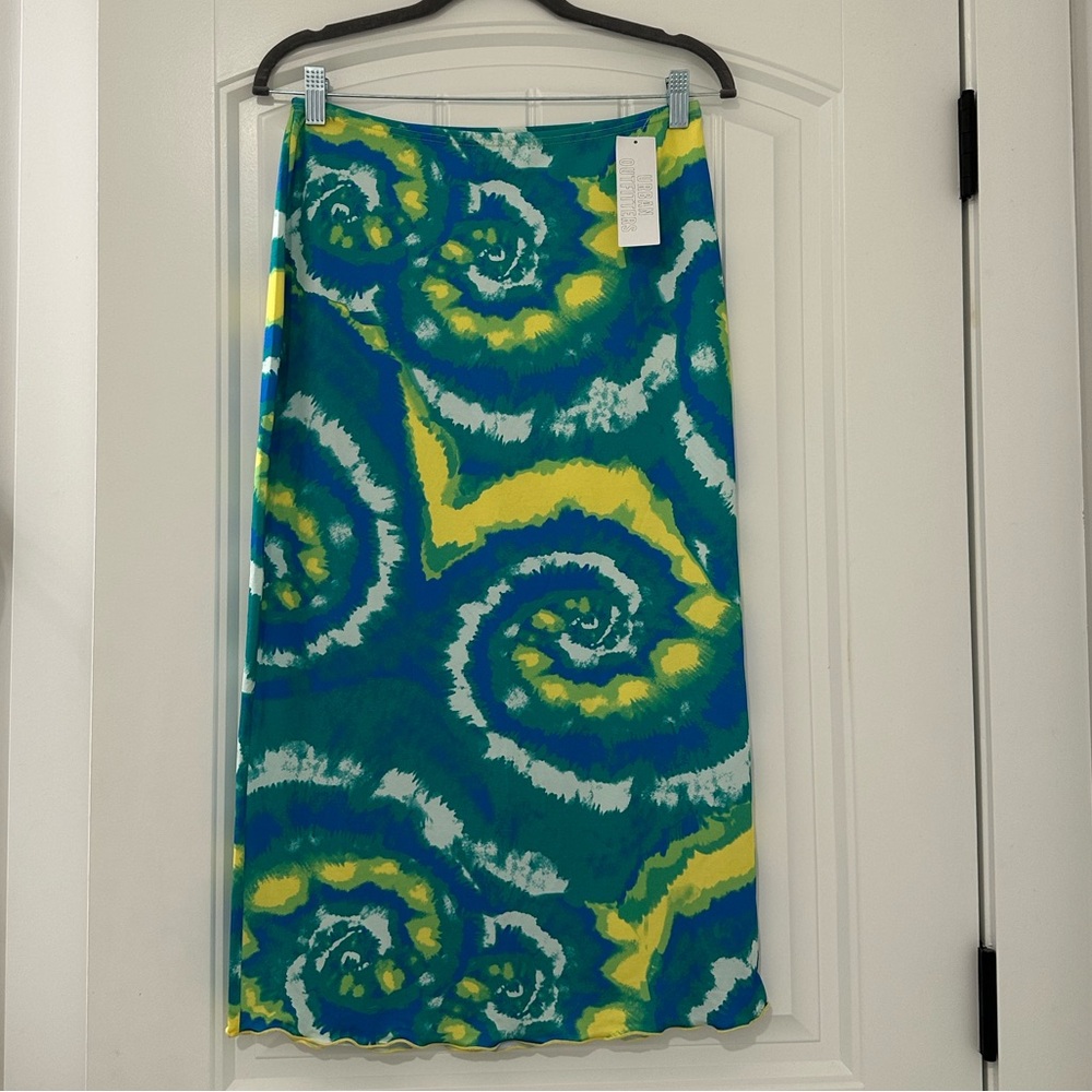 NWT Urban Outfitters Blue Green & Yellow Tie Dye Satin Midi / Maxi Skirt Size M